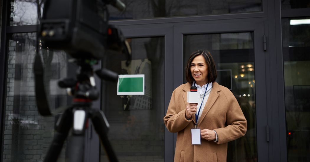 Descubre cuánto cobra un periodista deportivo, los factores que influyen en su salario y las mejores oportunidades de crecimiento profesional.