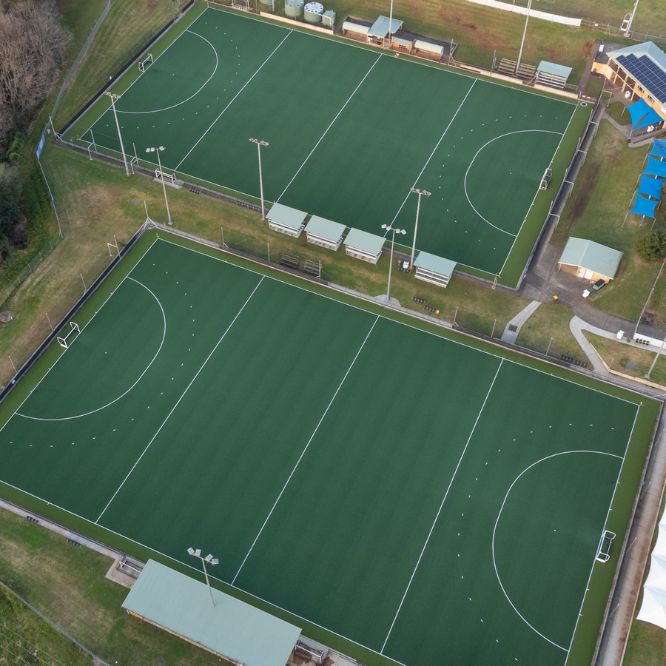 campo de hockey hierba