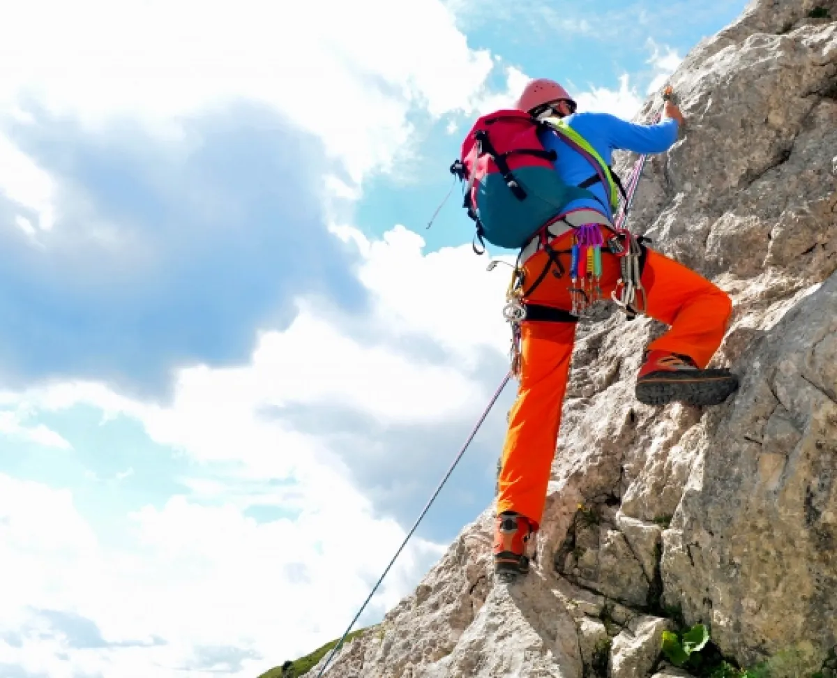 Curso Universitario de Especialización en Monitor de Montañismo y Escalada